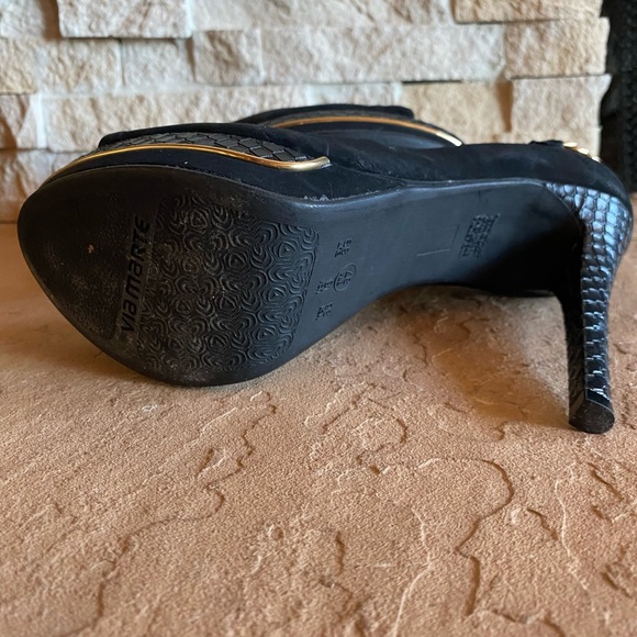 Stunning black & gold pattern heels | women shoes - Picture 5 of 7